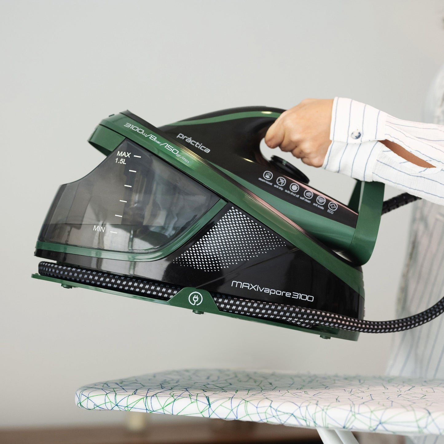 3100W Maxi Vapore Ironing Center - 8 bars of power - Professional and powerful steam iron